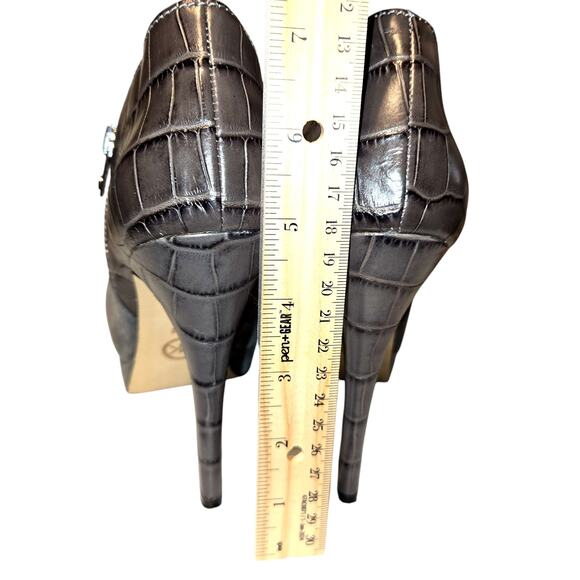 Michael Kors 8.5 Gray Women's Chelsea Ankle Boots 5 Inch Heel 8 1/2 M Shoes - Picture 6 of 9